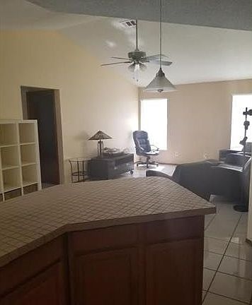 5th image of 127 SW 46th Ter
