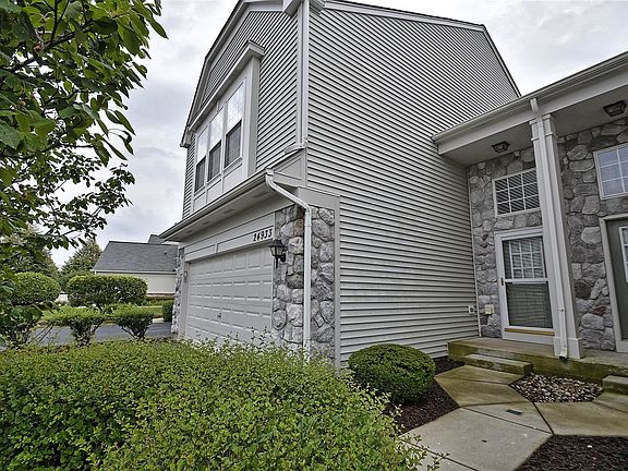 3rd image of 24933 W Franklin Ln