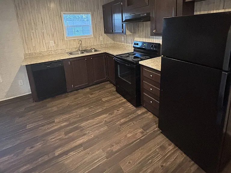 3150 Plateau Dr #421 — Photo 2