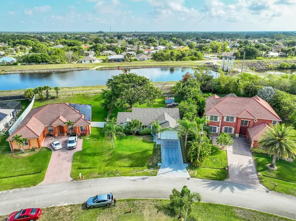 390 SW Dalton Circle, Port St Lucie, FL 34953