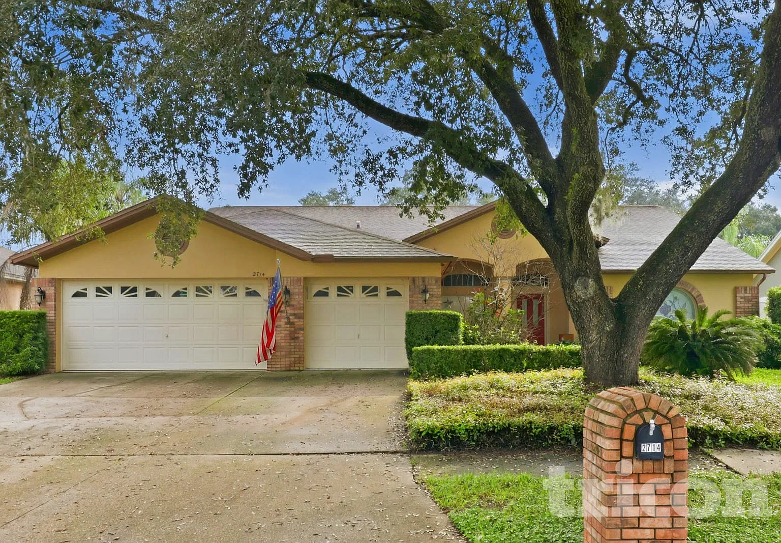 2714 Crestfield Drive Valrico FL — Photo 1