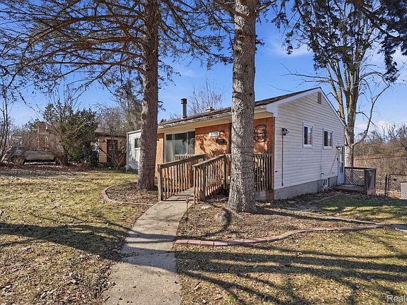 3rd image of 3762 Percy King Rd