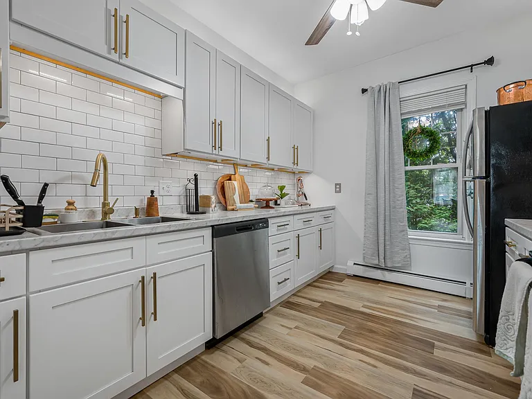 42 Rankin St #1 — Photo 16