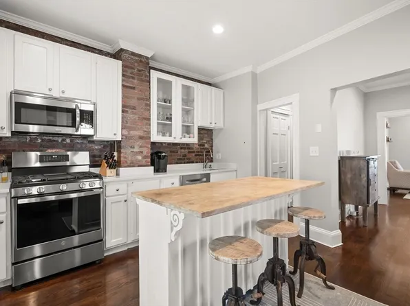 372 Silver St #1, Boston, MA 02127