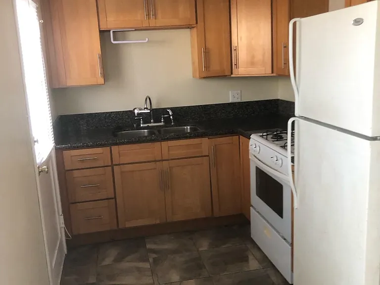 1745 N Hollywood Way — Photo 5