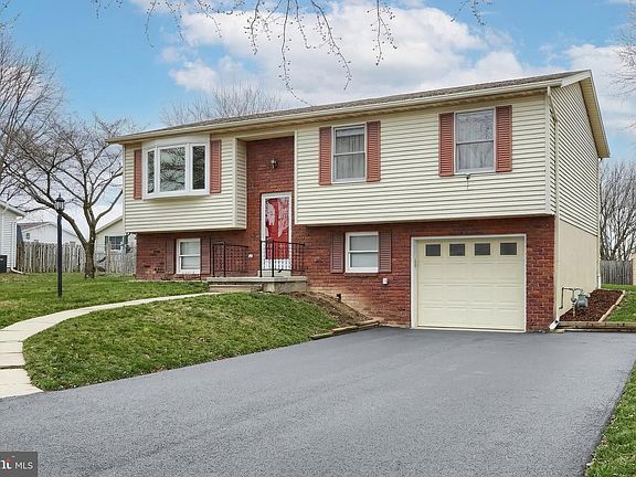 2nd image of 44 Colonial Dr