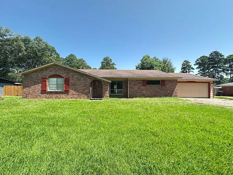 1008 Francais Dr — Photo 1