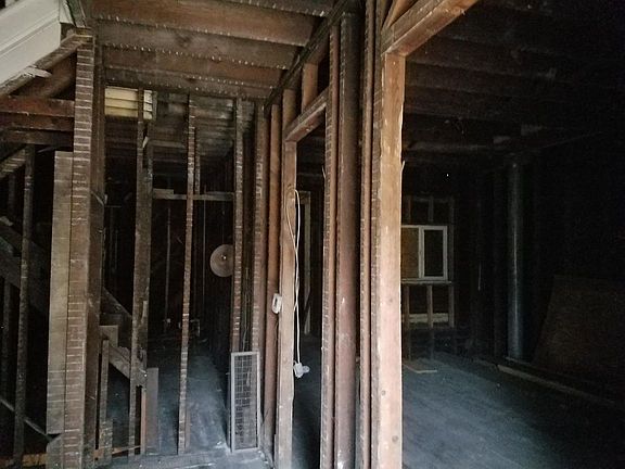 3rd image of 397 N Monroe Ave