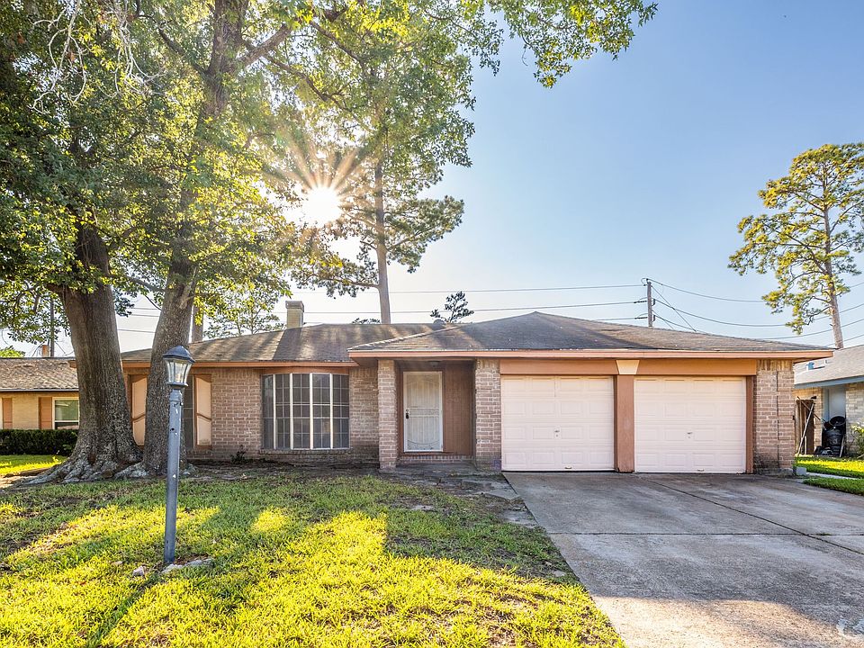 1st image of 15235 Heron Park Dr #15235