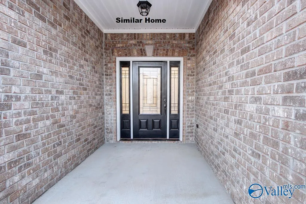 4 bed, 3.0 bath, 2460 sqft, $2,195 — Photo 2