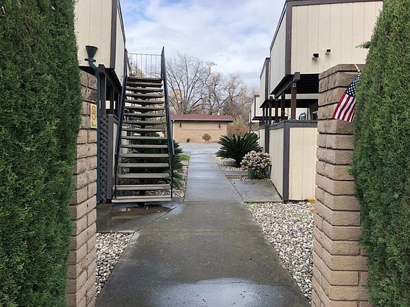 2nd image of 46722 Crawford St APT 11