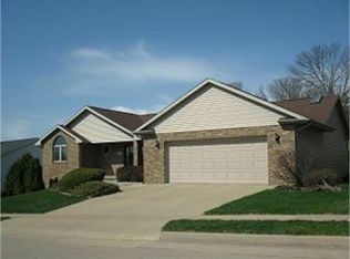 4777 Camelot Dr, Dubuque, IA 52002