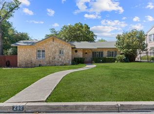 242 Parklane Dr, Olmos Park, TX 78212