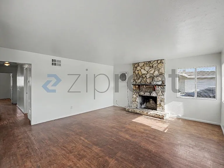 44302 Kirkland Ave — Photo 4