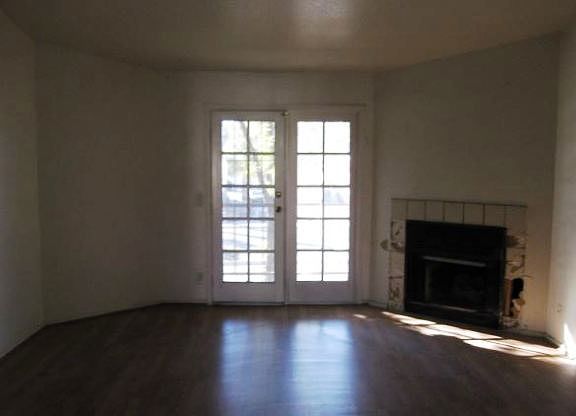 4th image of 15402 N 28th St Unit 233