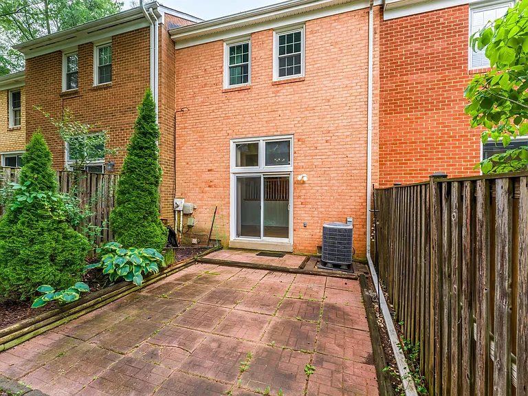 2331 Harleyford Ct — Photo 37