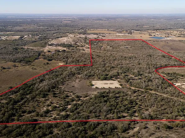 686 County Road 299, Gonzales, TX 78629