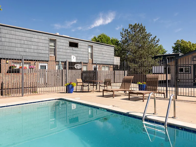 Webster Lake Apartments — Photo 20