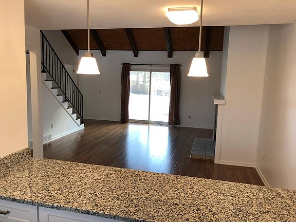 4th image of 2923 Cranston Dr