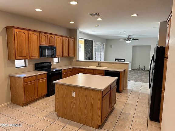 3rd image of 3411 W KING Drive