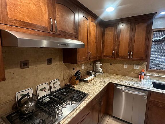 3rd image of 1711 Alcan Dr