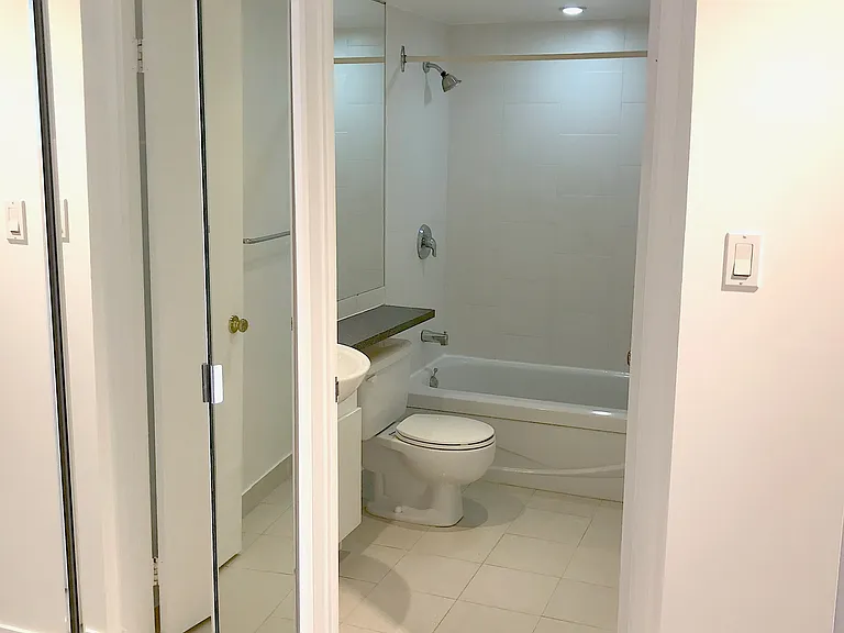 92 King St E #1402 — Photo 7