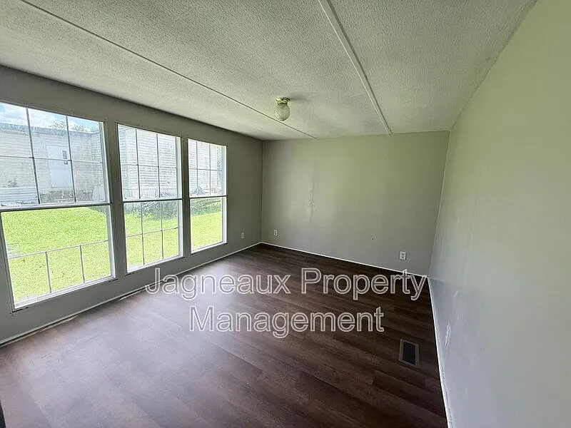 3 bed, 2.0 bath, $1,000 — Photo 4