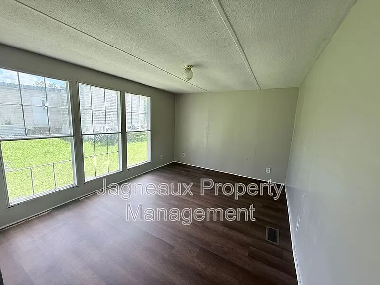 508 N Boone St — Photo 4