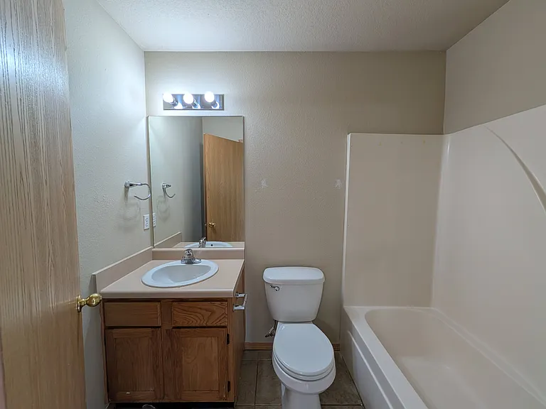 605 Cedar Brook Ct — Photo 11