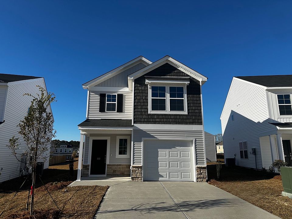 1st image of 610 Wooster Dr