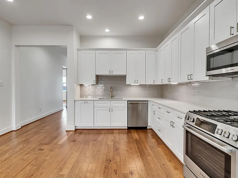 10330 Grove Row Ave — Photo 10