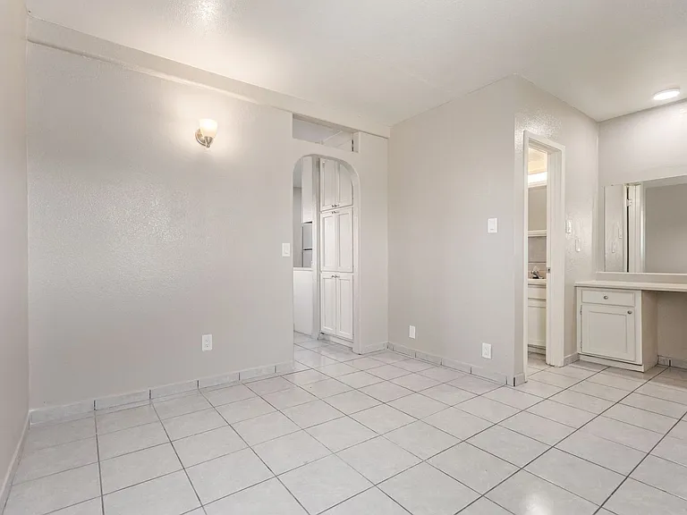 769 E. Pierce St. — Photo 3