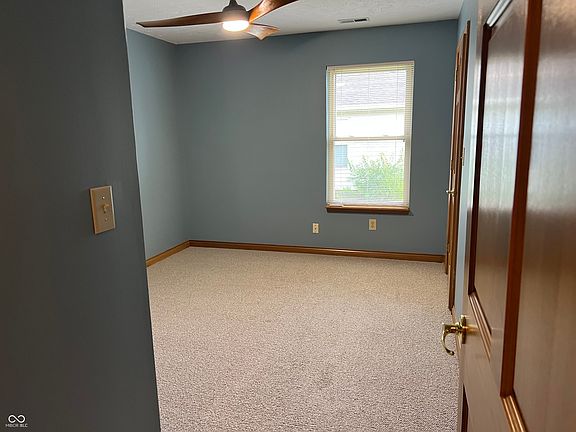 3rd image of 2047 Pelican Dr