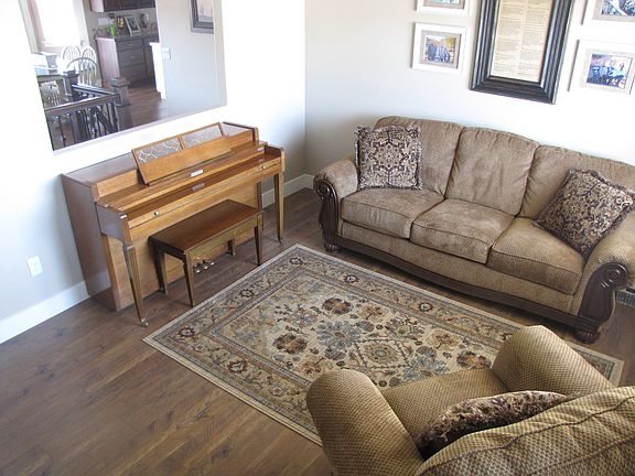 Formal living/entry way