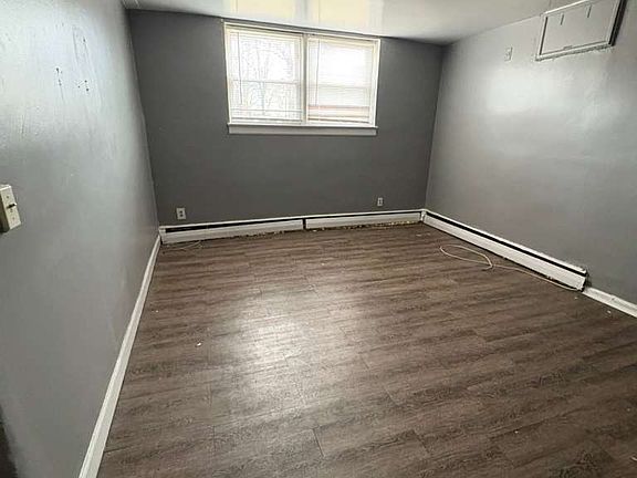 3rd image of 79 Hopkins Pl #1A