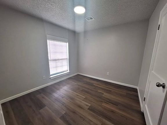 4th image of 1865 Mulford Ave #1