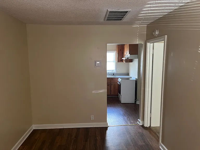 320 Fraser Cir #5 — Photo 6