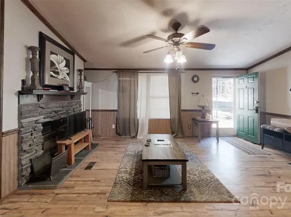 5124 Gates Dr, Denver, NC 28037