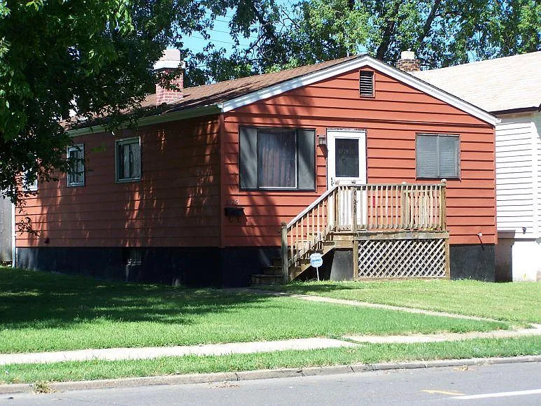 6729 Vernon Ave photo 1