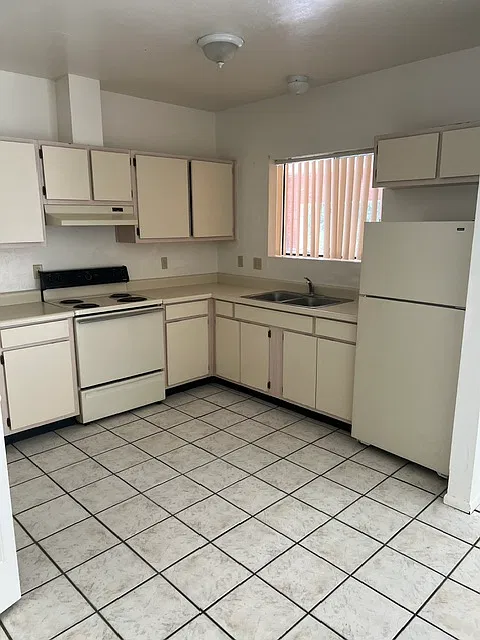 2 bed, $1,075 — Photo 3
