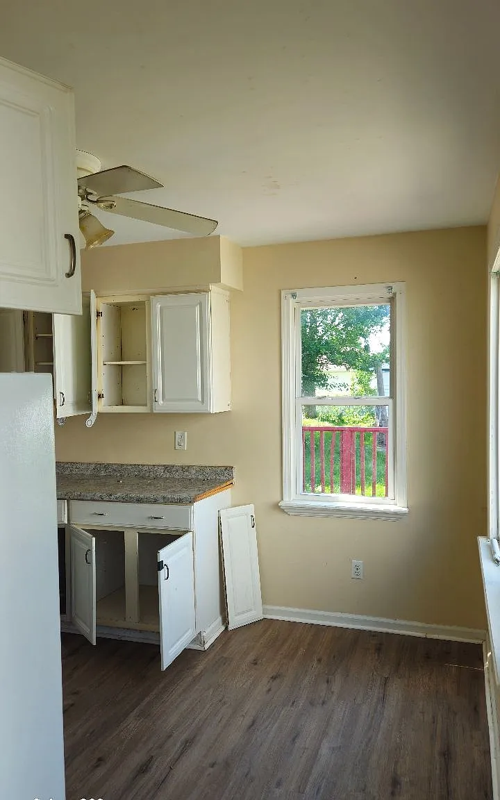3 bed, 1.0 bath, $1,500 — Photo 1