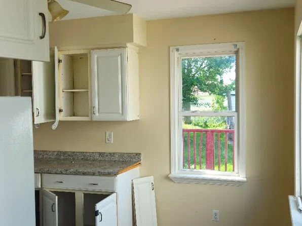 17750 Lincoln Ave, Eastpointe, MI 48021