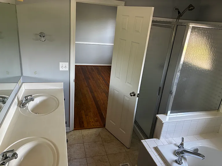 12647 Gunnison Dr — Photo 18