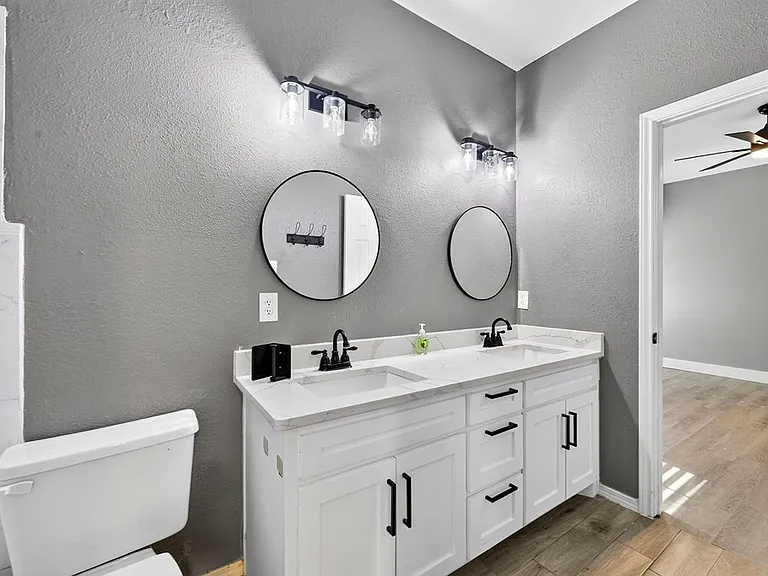 4910 Kingsboro Ct — Photo 39