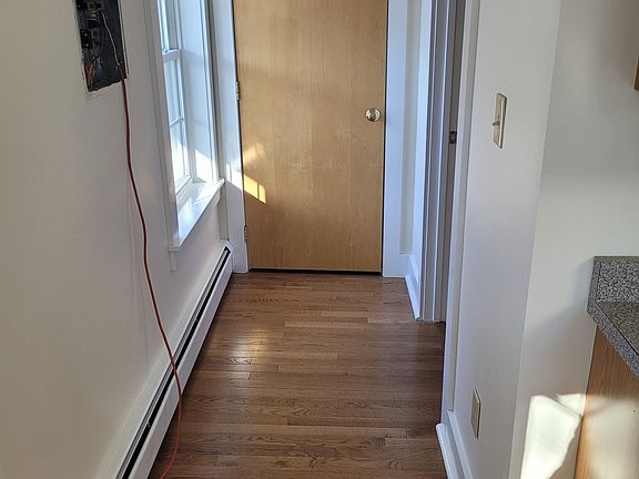 3rd image of 160 Bank Street Ext #3