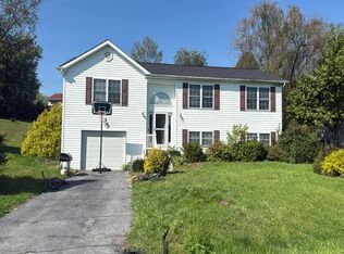 384 Universe Dr, Martinsburg, WV 25404