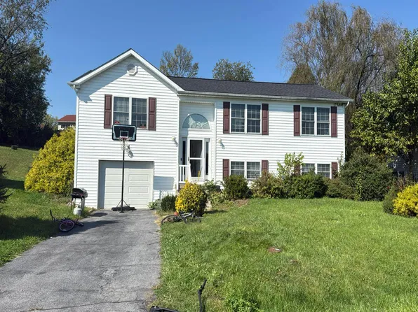 384 Universe Dr, Martinsburg, WV 25404
