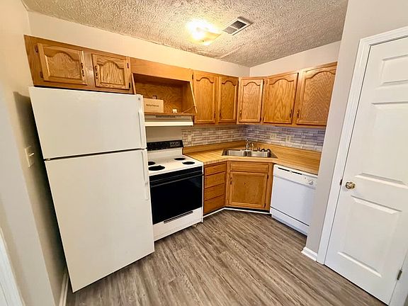 5th image of 139 Macey Ave APT K
