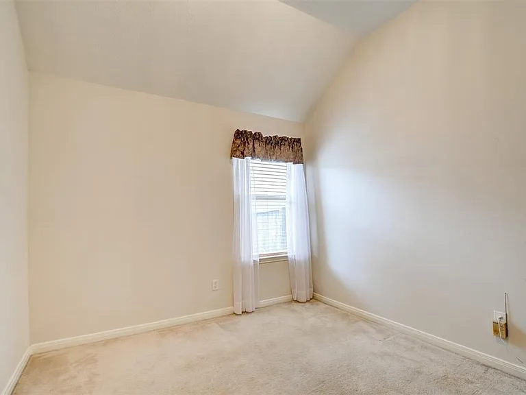 2608 Easton Springs Ct — Photo 18