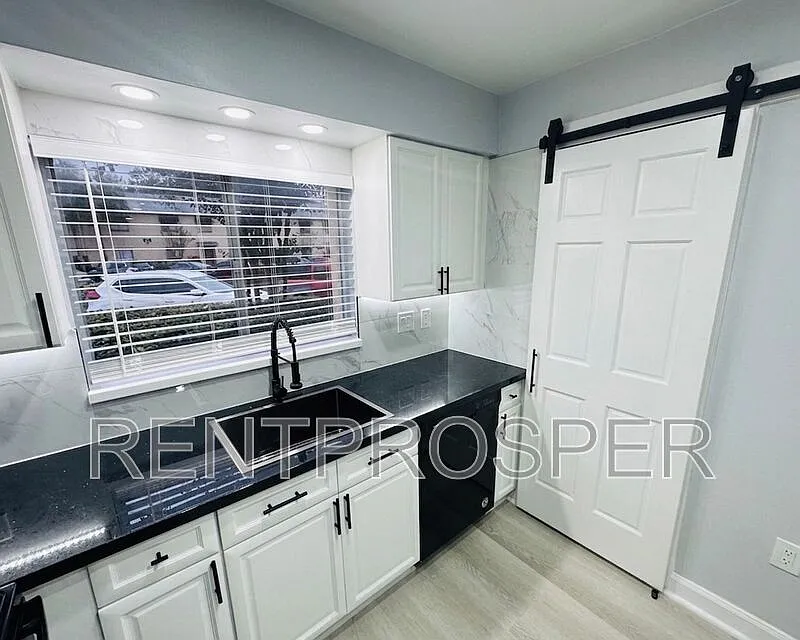 Building Photo - 4267 S Semoran Blvd #14